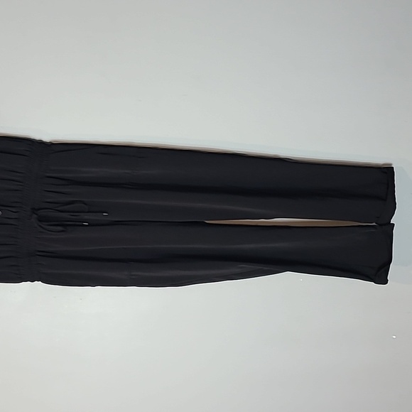 Black Sleeveless Jumpsuit - Picture 4 of 9